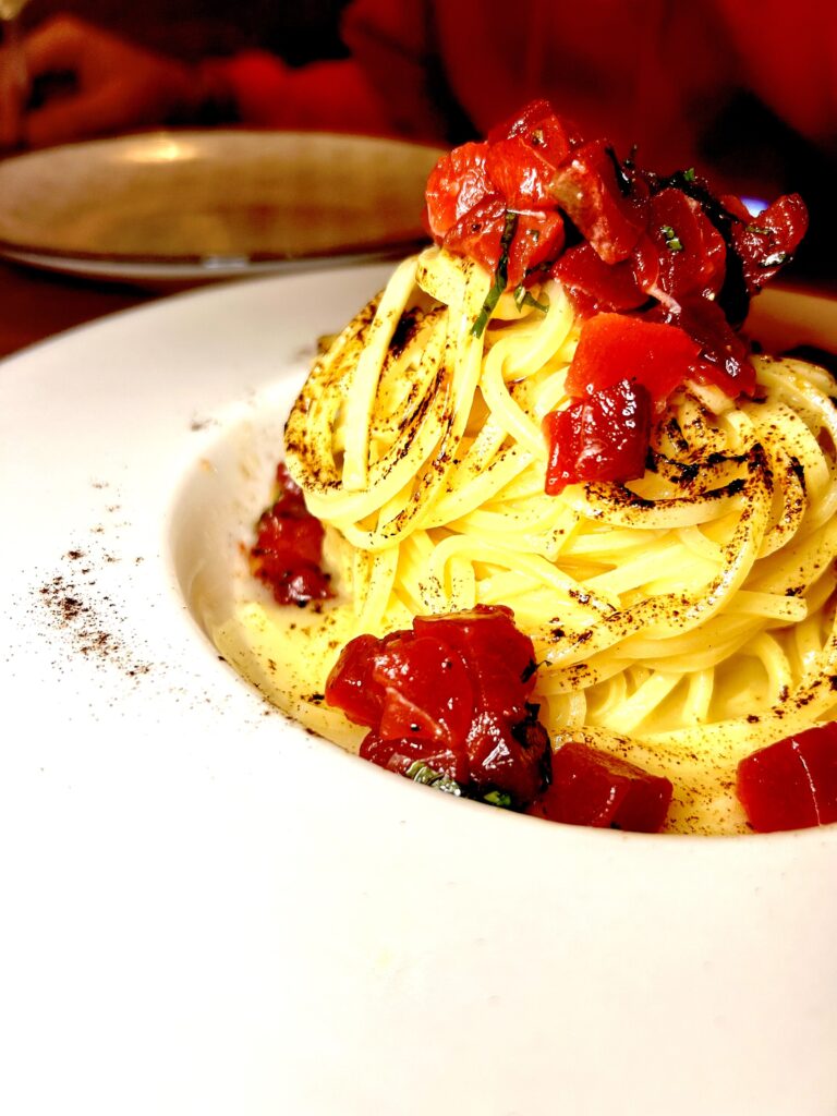Tagliolini Crema di Limone, Polvere di Liquirizia D.O.P. e Tartare di Tonno